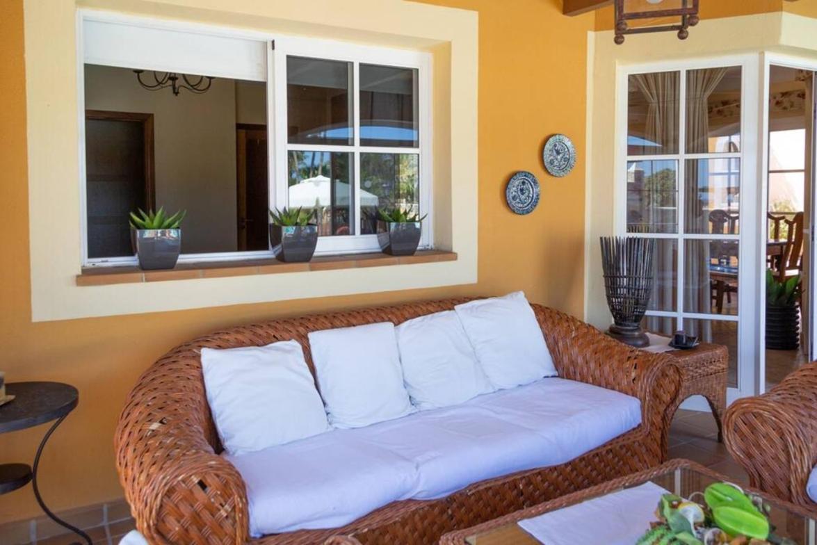 Holiday Villa Vergel With Huge Private Pool, Jacuzzi, Sauna & Bbq By Amazzzing Travel كاليتا ذي فوستي المظهر الخارجي الصورة